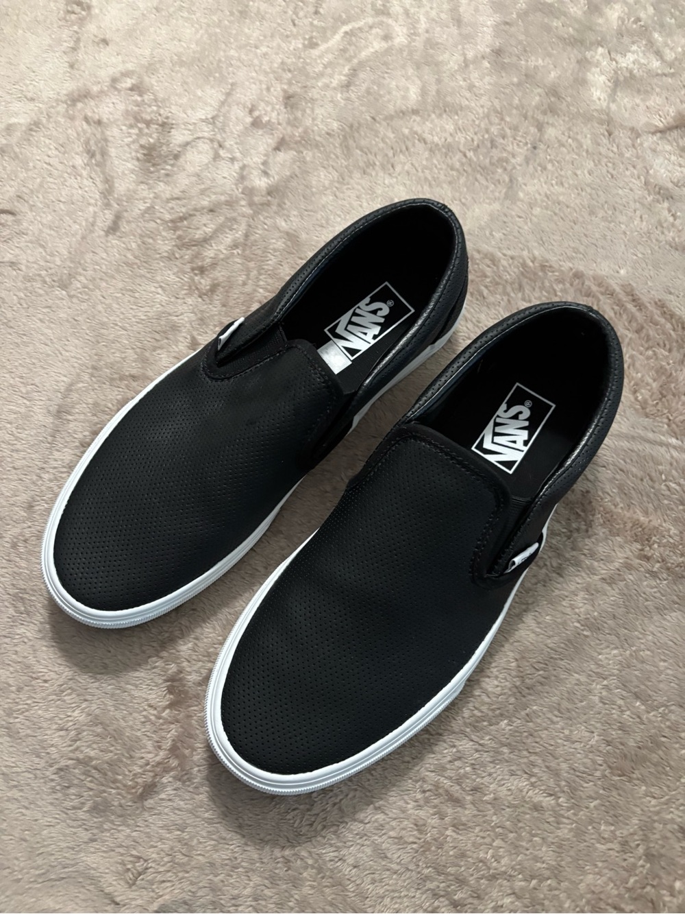 Vans Off The Wall Slip-On Men’s 9 Women’s 10.5 Black Perforated Loafers